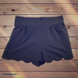 DONATING 11/27/21 - Clothing Black Scalloped Shorts L